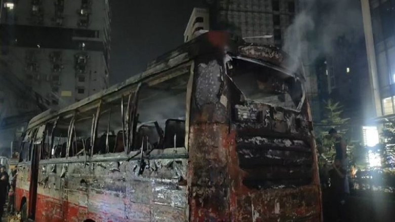 রাজধানীতে চলন্ত বাসে আগুন, ফায়ার সার্ভিসের নিয়ন্ত্রণে